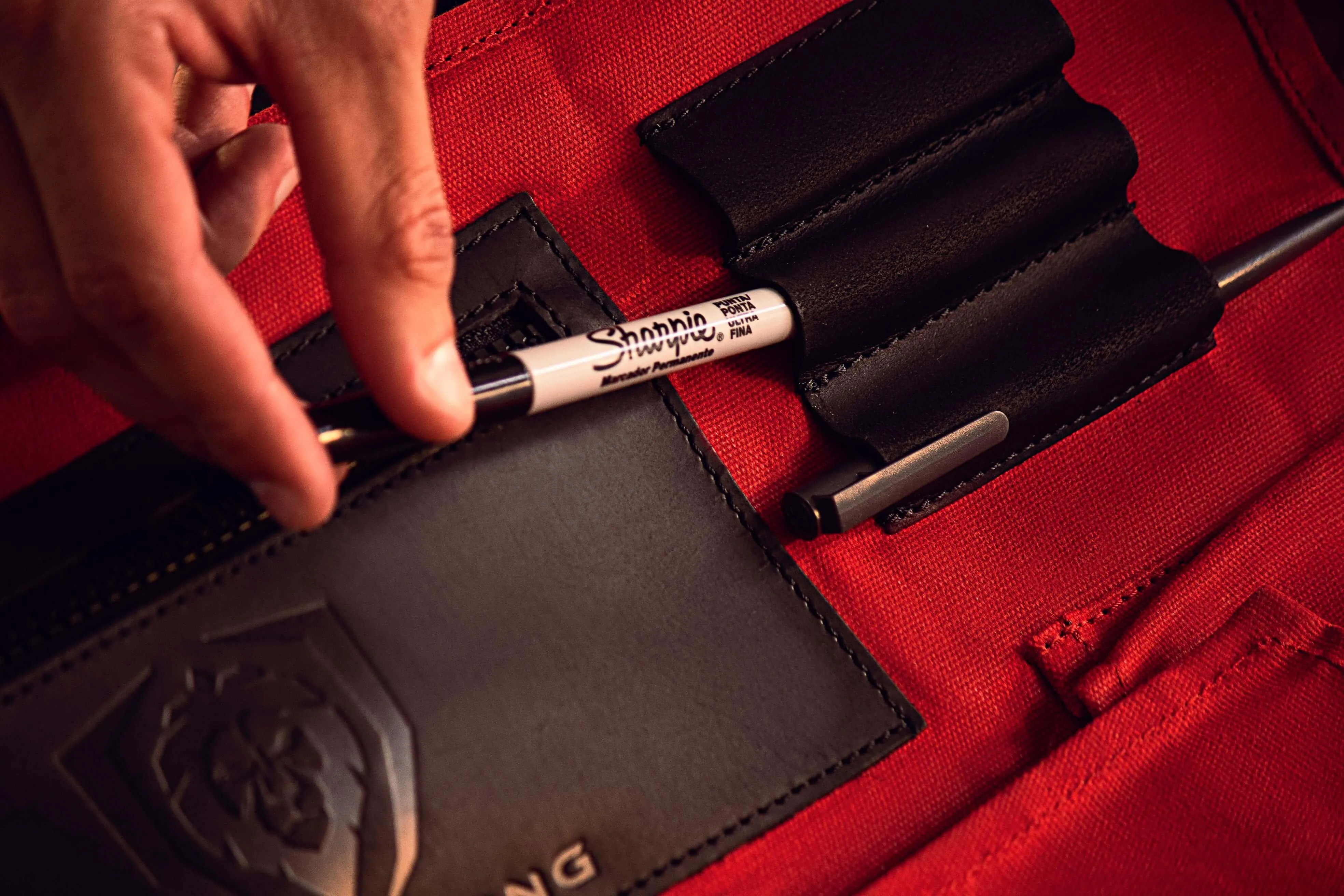 12oz Heavy Duty Canvas & Leather | Crimson Red | Nomad Knife Roll | Dalstrong ©