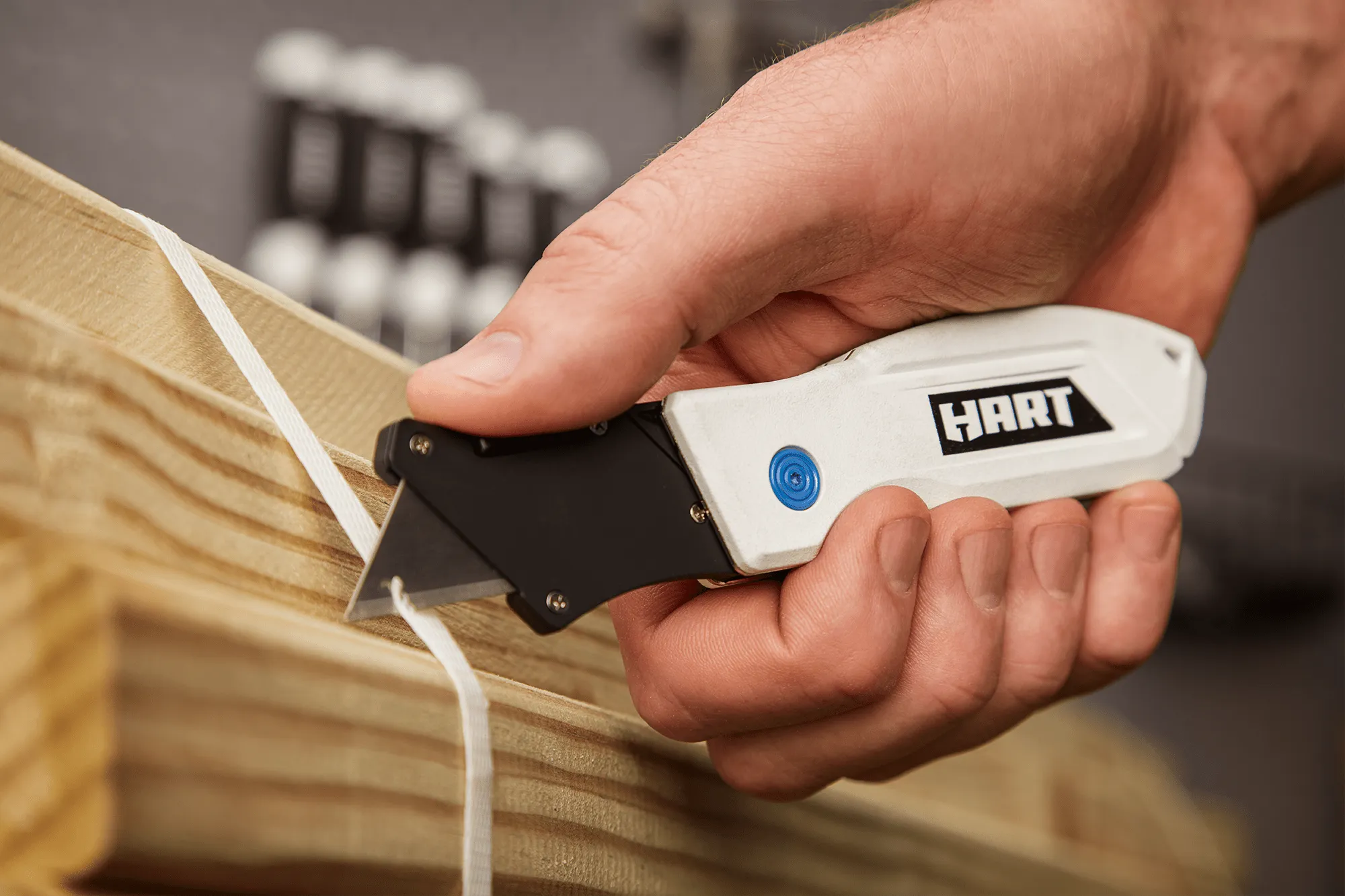 Compact Folding Utility Knife