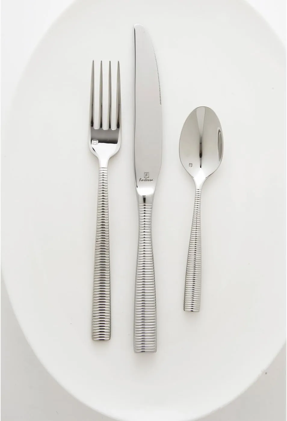 Fortessa Ringo 18/10 Polished Stainless Steel Flatware, 5 Piece Place Setting, Service for 1 -