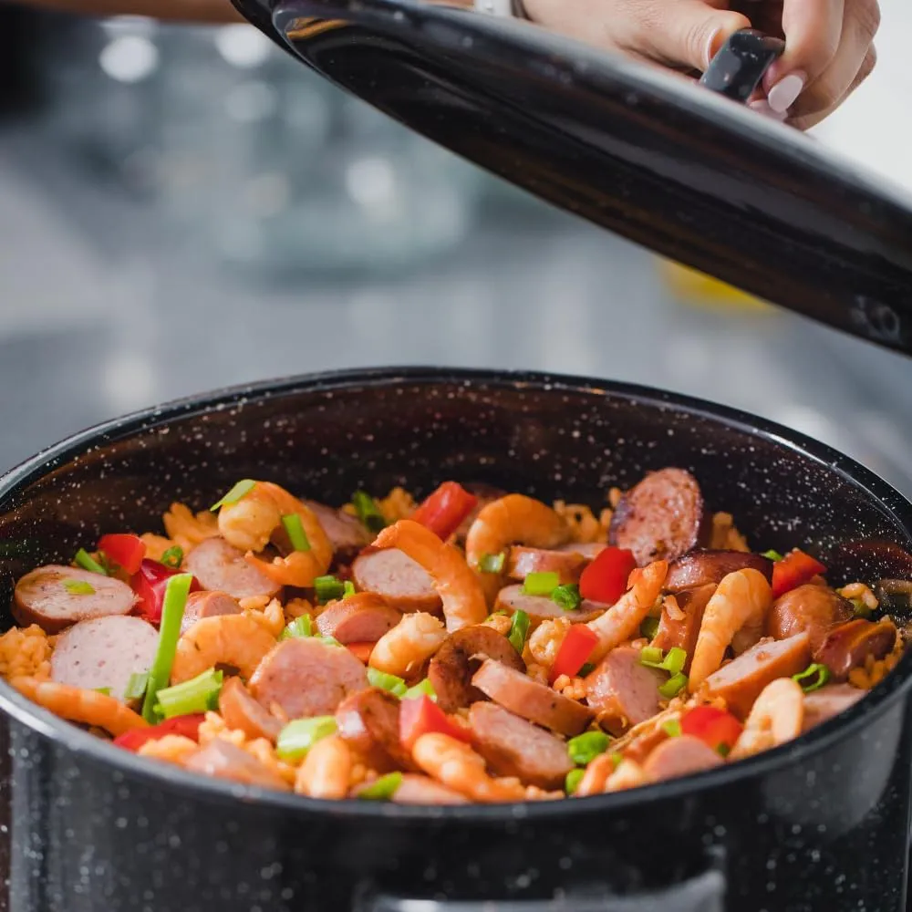 Granite Ware 15.5 Qt Steamer with Lid. Enameled steel perfect for seafood, soups or sauces.