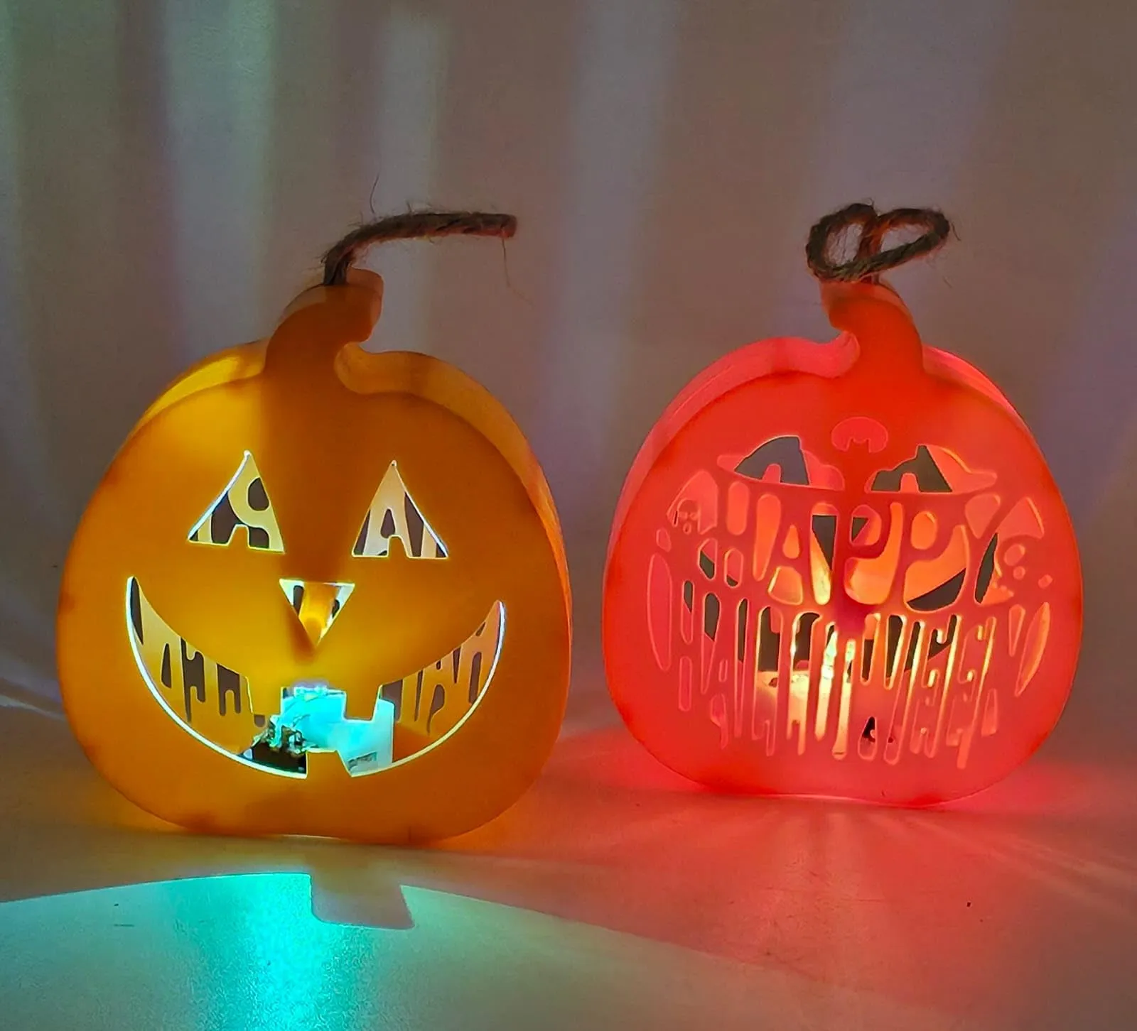 Jagmag® Pack of 2 Halloween Decorations Halloween Pumpkin Lamp LED Glow in The Dark Pumpkin 3D Jack-O-Lantern Pumpkin Lights Lighted Halloween Pumpkin Figurine for Halloween Thanksgiving Decor