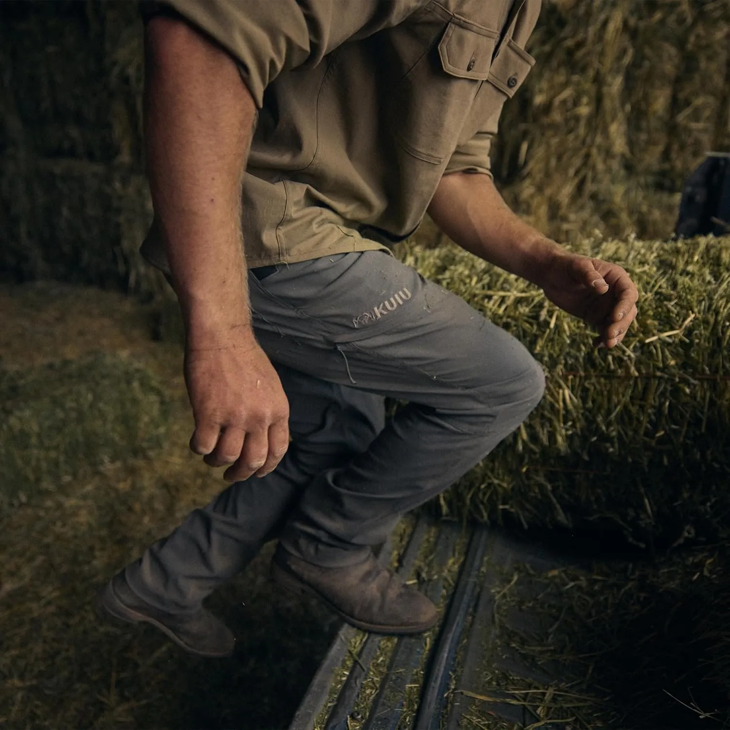 KUIU Guide Pro Pant - Wind-Resistant, Articulated Fit, Durable Soft-Shell for Cold Weather Mountain Hunting