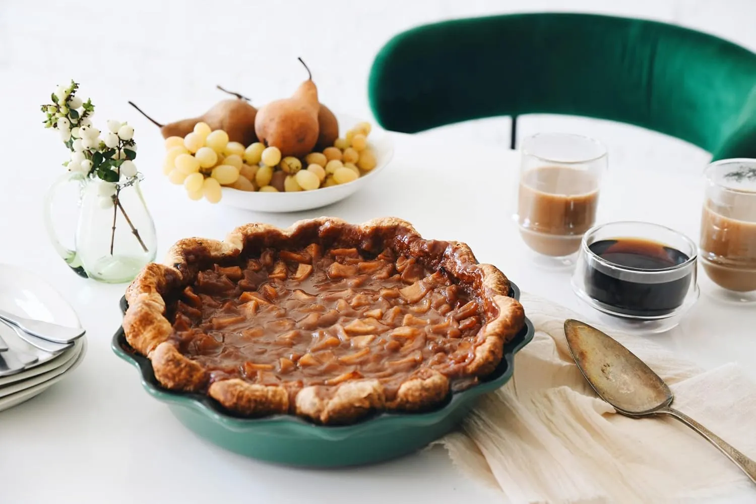 Le Creuset Stoneware Set of 2 9" Heritage Fluted Pie and 9" Fluted Loaf Dish, Sea Salt