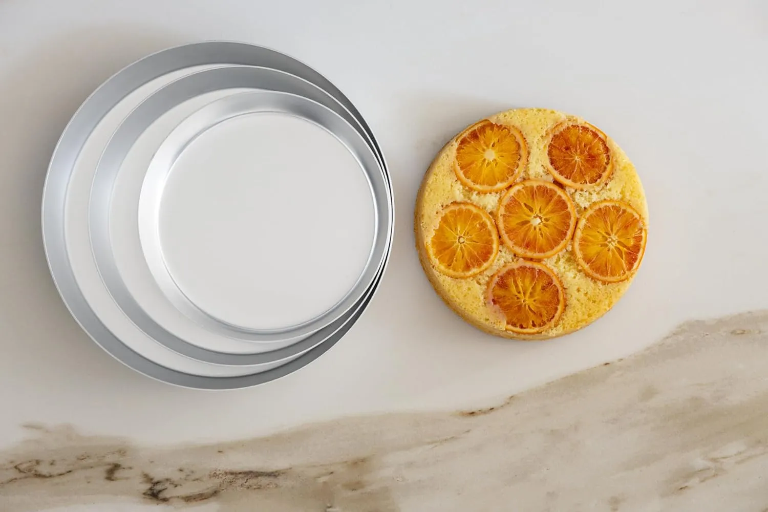 MARCATO 24cm Aluminium Conical Cake Tin - Suitable for Cake and Salt - Even Baking