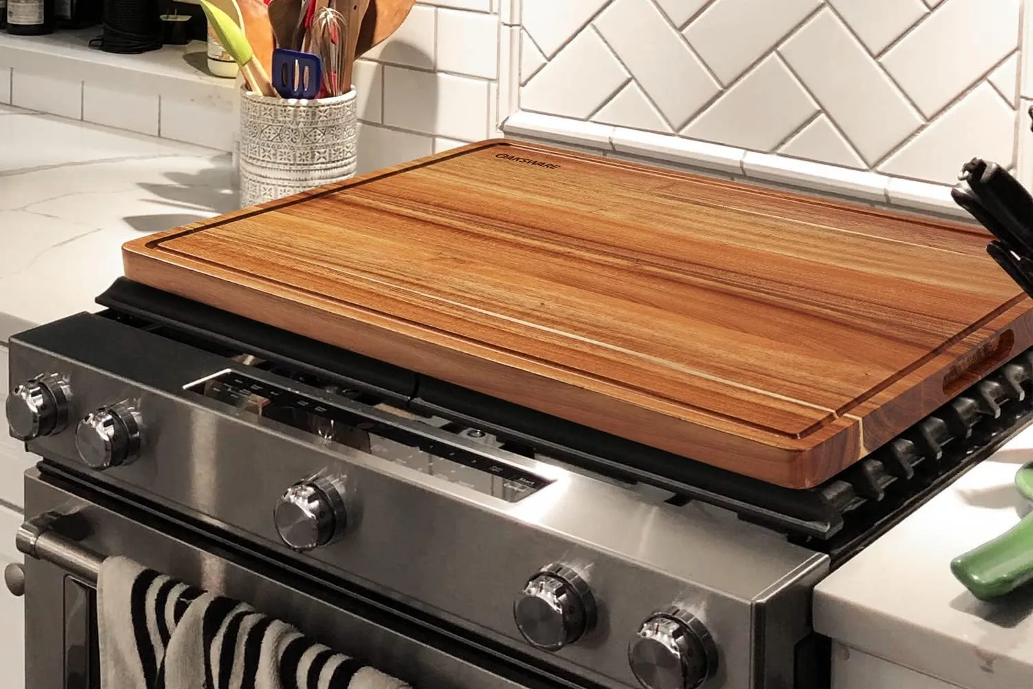OAKSWARE Cutting Boards, 20 x 15 Inch Extra Large Acacia Wooden Cutting Board for Kitchen, Edge Grain Wood Chopping Board with Juice Groove and Handles, Pre-Oiled Carving Tray for Meat & Cheese