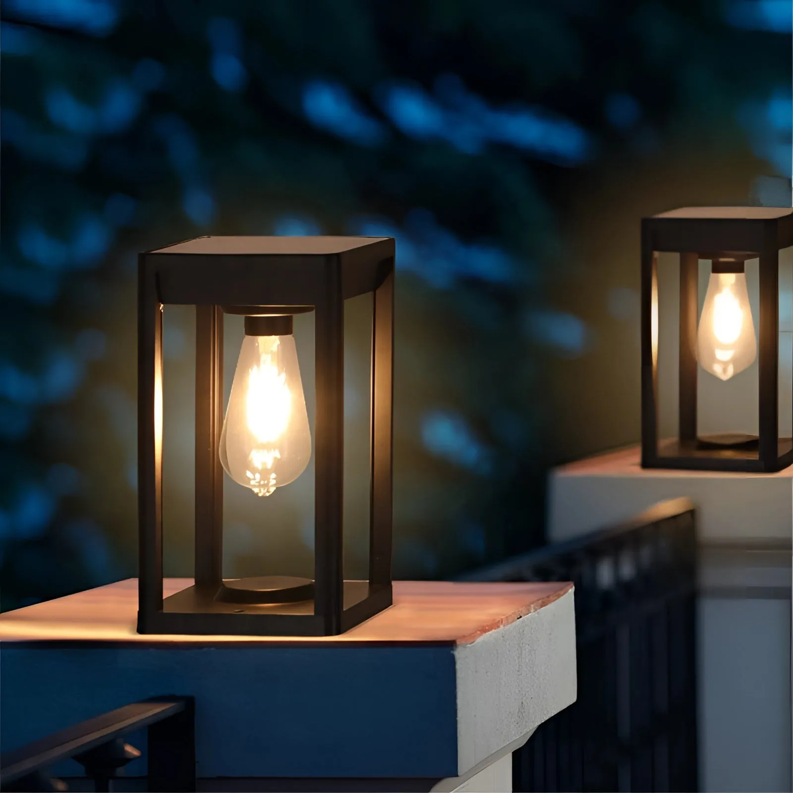 Outdoor Solar Lantern LED Garden Light - Weatherproof, Energy-Efficient Lamp