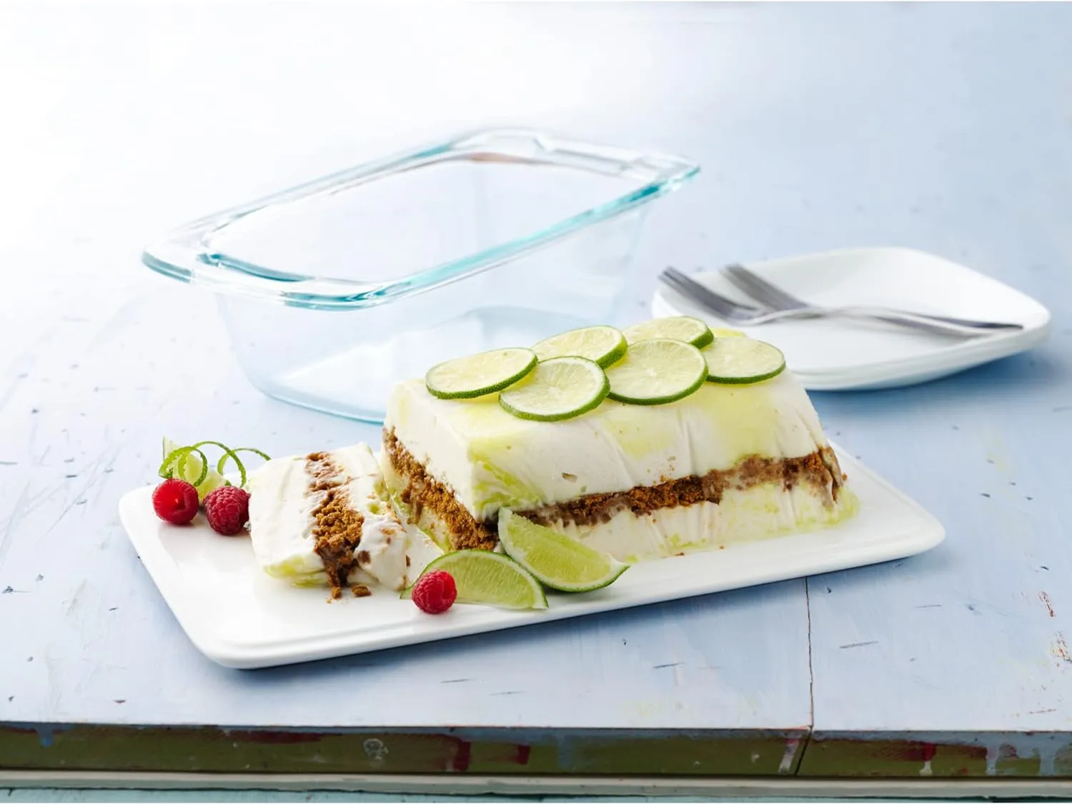 Pyrex Easy Grab 1.5-Qt Glass Loaf Dish with Lid, Tempered Glass Baking Pan with Large Handles, Non-Toxic, BPA-Free Lid, Bread Pan, Dishwasher, Fridge, Freezer, Oven and Microwave Safe Loaf Pan