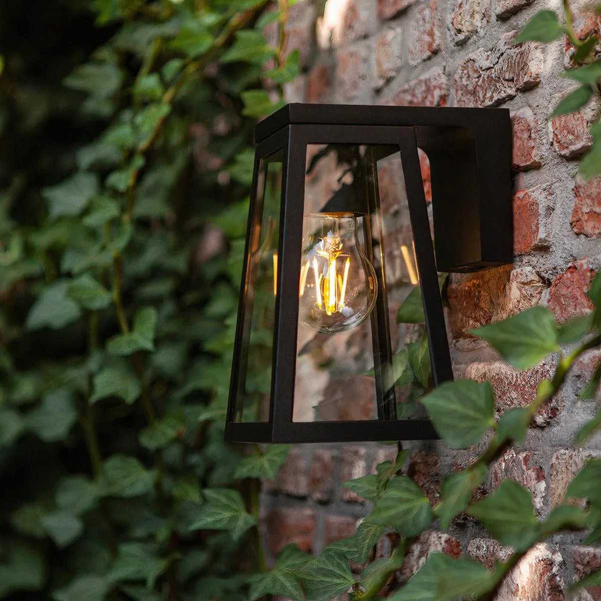 Sunset Solar Coach Wall Light 2w