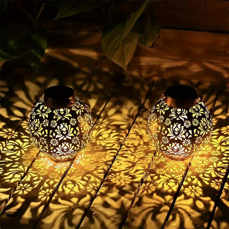 Taavita | Elegant & Retro Solar Garden Lantern