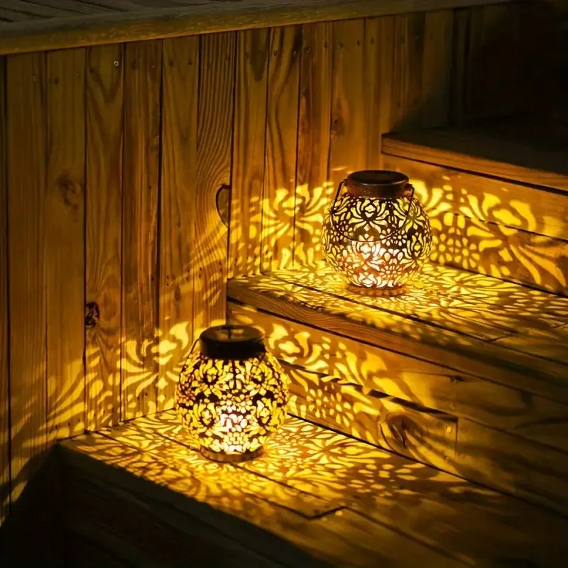 Taavita | Elegant & Retro Solar Garden Lantern