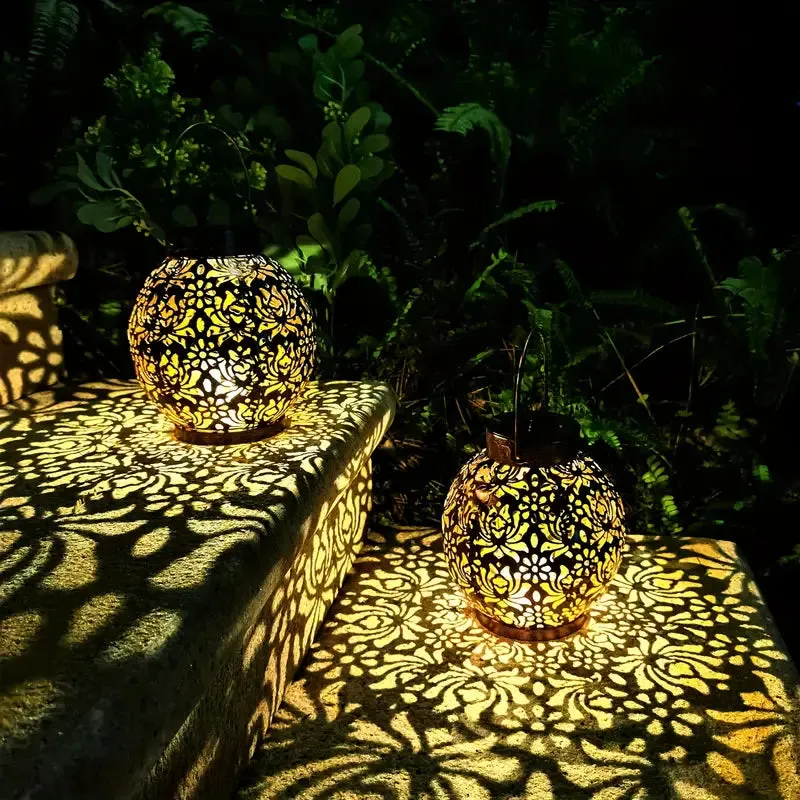 Taavita | Elegant & Retro Solar Garden Lantern