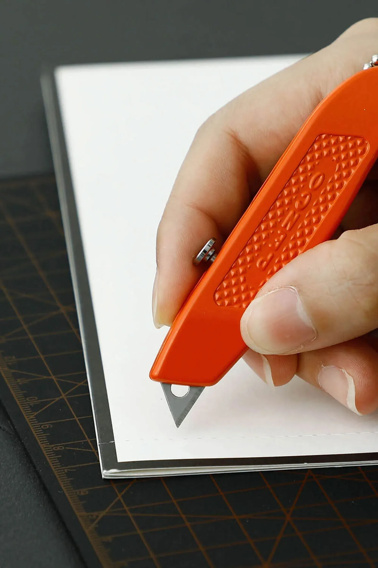 UTILITY KNIFE