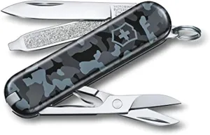 Victorinox Classic SD Swiss Army Knife, Compact, 7 Functions, Swiss Made Pocket Knife with Small Blade, Screwdriver and Key Ring - Navy Camouflage